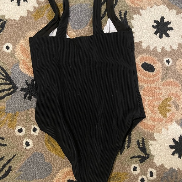 Anthropologie Beach Riot ColorBlock One Piece Swim Suit Black White Size XS NWOT - Picture 5 of 6